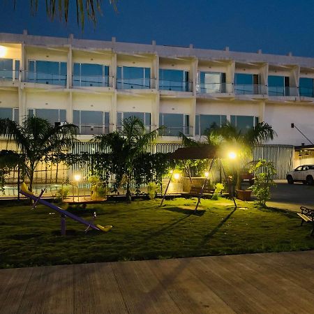 Viola Beacon Resort, Lonavala Exteriör bild
