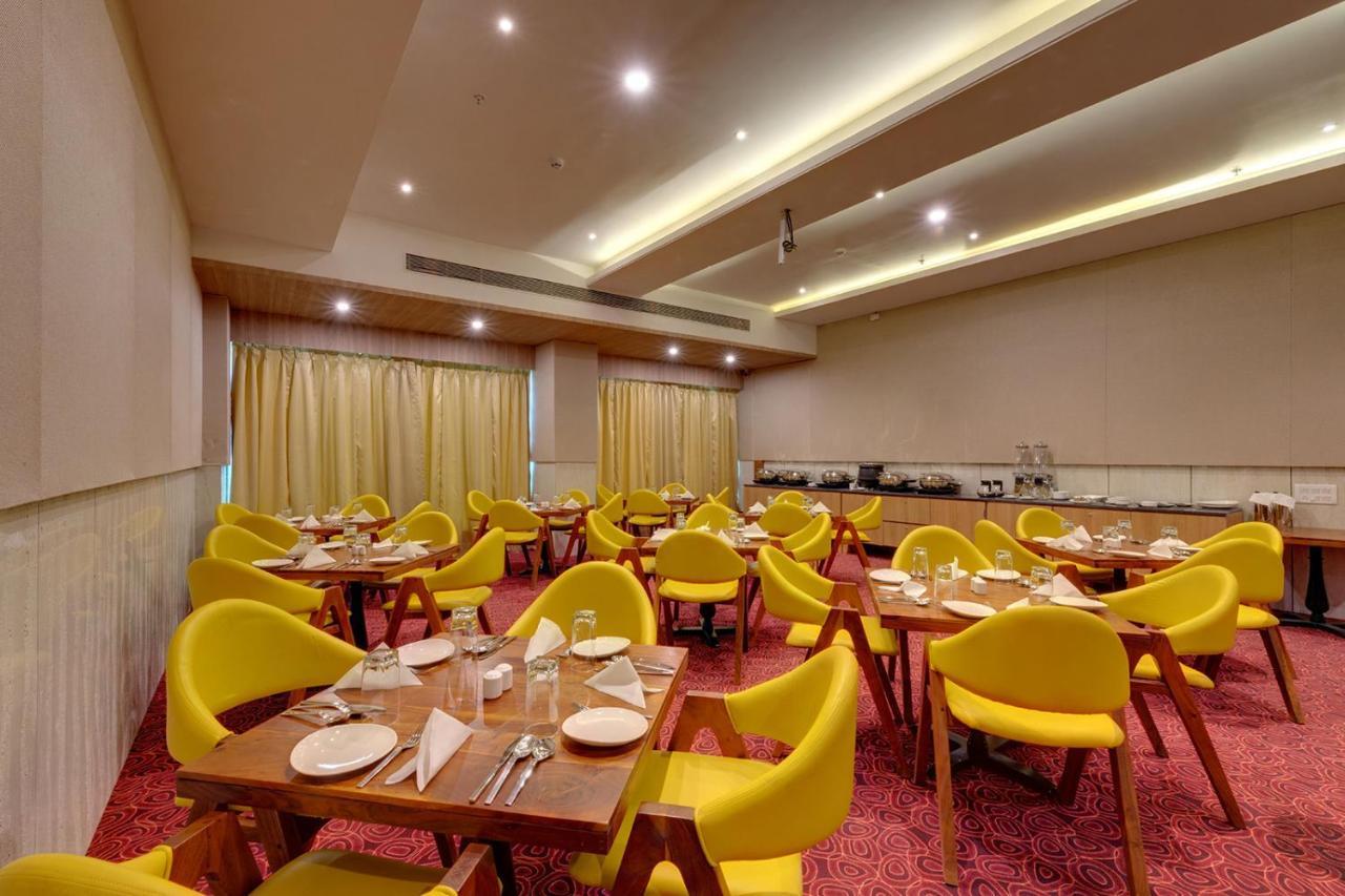 Viola Beacon Resort, Lonavala Exteriör bild