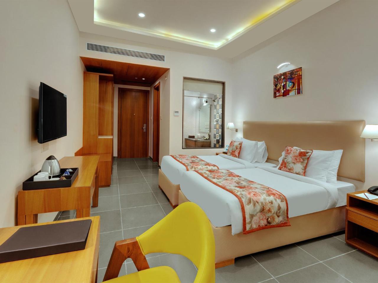 Viola Beacon Resort, Lonavala Exteriör bild