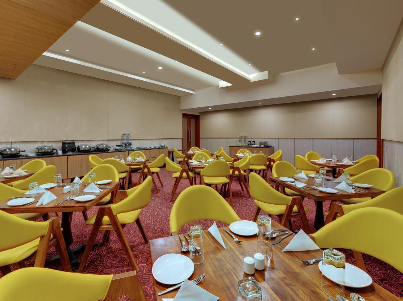 Viola Beacon Resort, Lonavala Exteriör bild